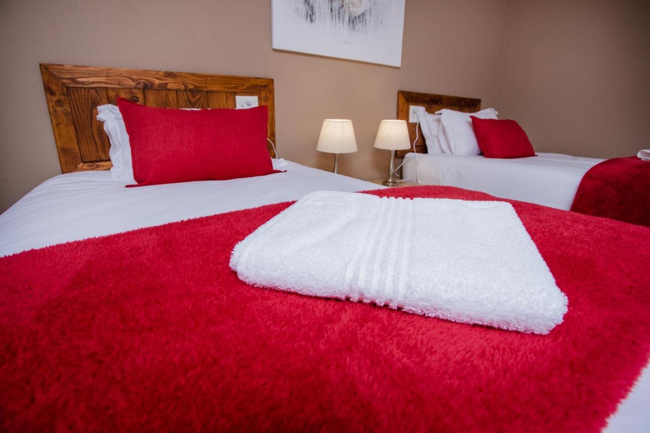 4 Gazelle Guesthouse 넬스프리트 외부 사진